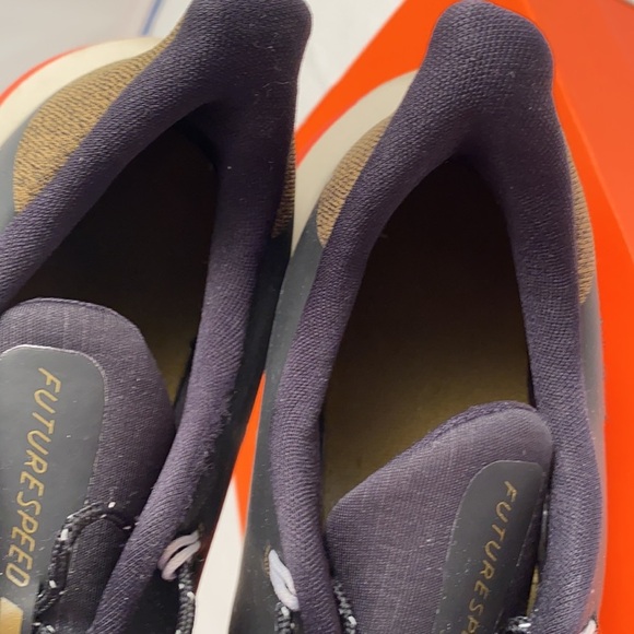 Nike Future Speed Shield running sneakers 6Y Black Silver Olive - Picture 6 of 11